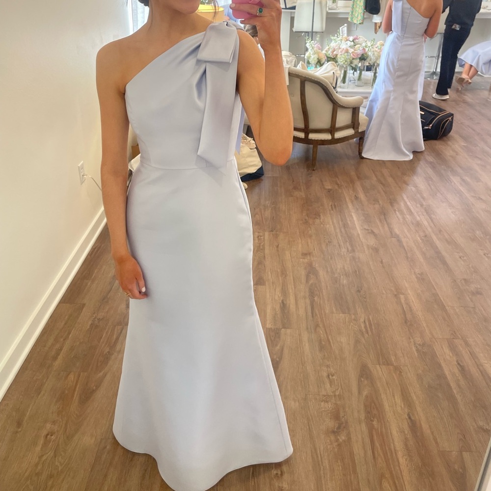 Alfred Sung Women's Bow One-Shoulder Satin Trumpet Gown
